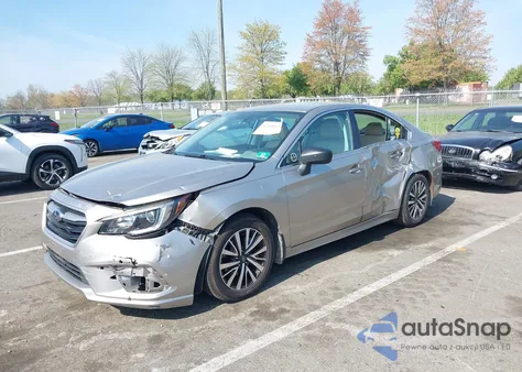2018 Subaru Legacy 2.5I z USA, uszkodzony, nr VIN 4S3BNAB66J3033943